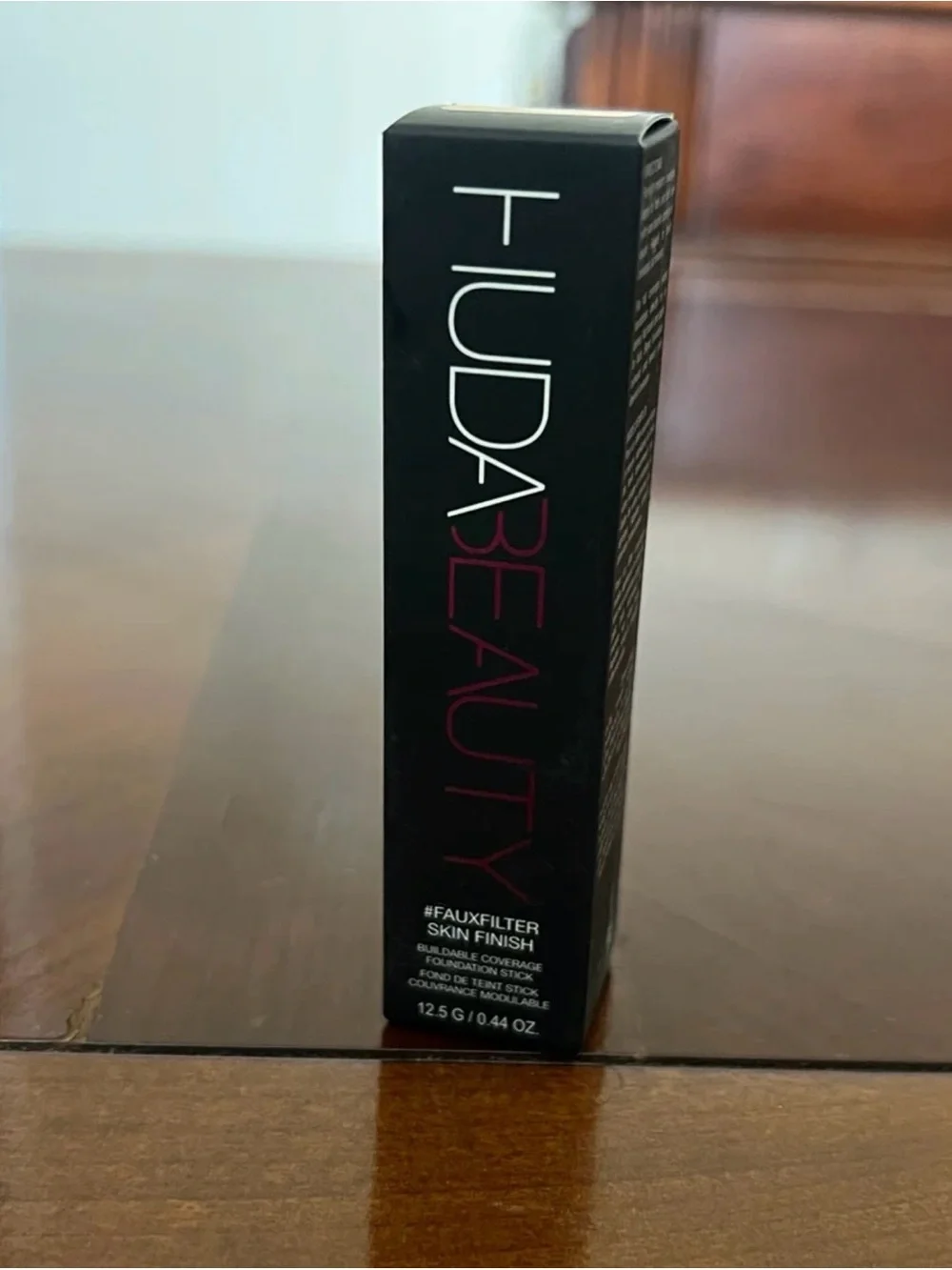 HUDA BEAUTY Creme Brulee 150 Concealer Shade